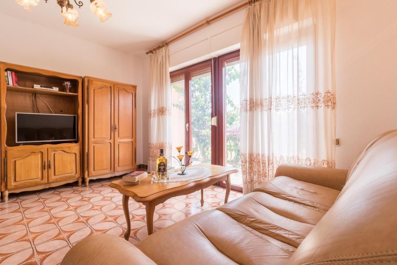 Apartments Ivica 1706 Ližnjan Kültér fotó